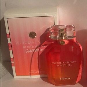 NWT Victoria’s Secret Bombshell Summer 3.4 oz.  Sells for $129 online.  Retired